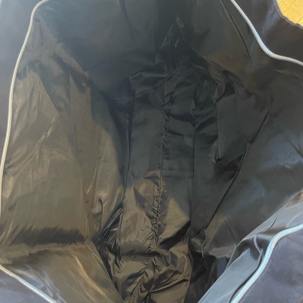 Victoria’s Secret Overnight Bag - Picture 3 of 5
